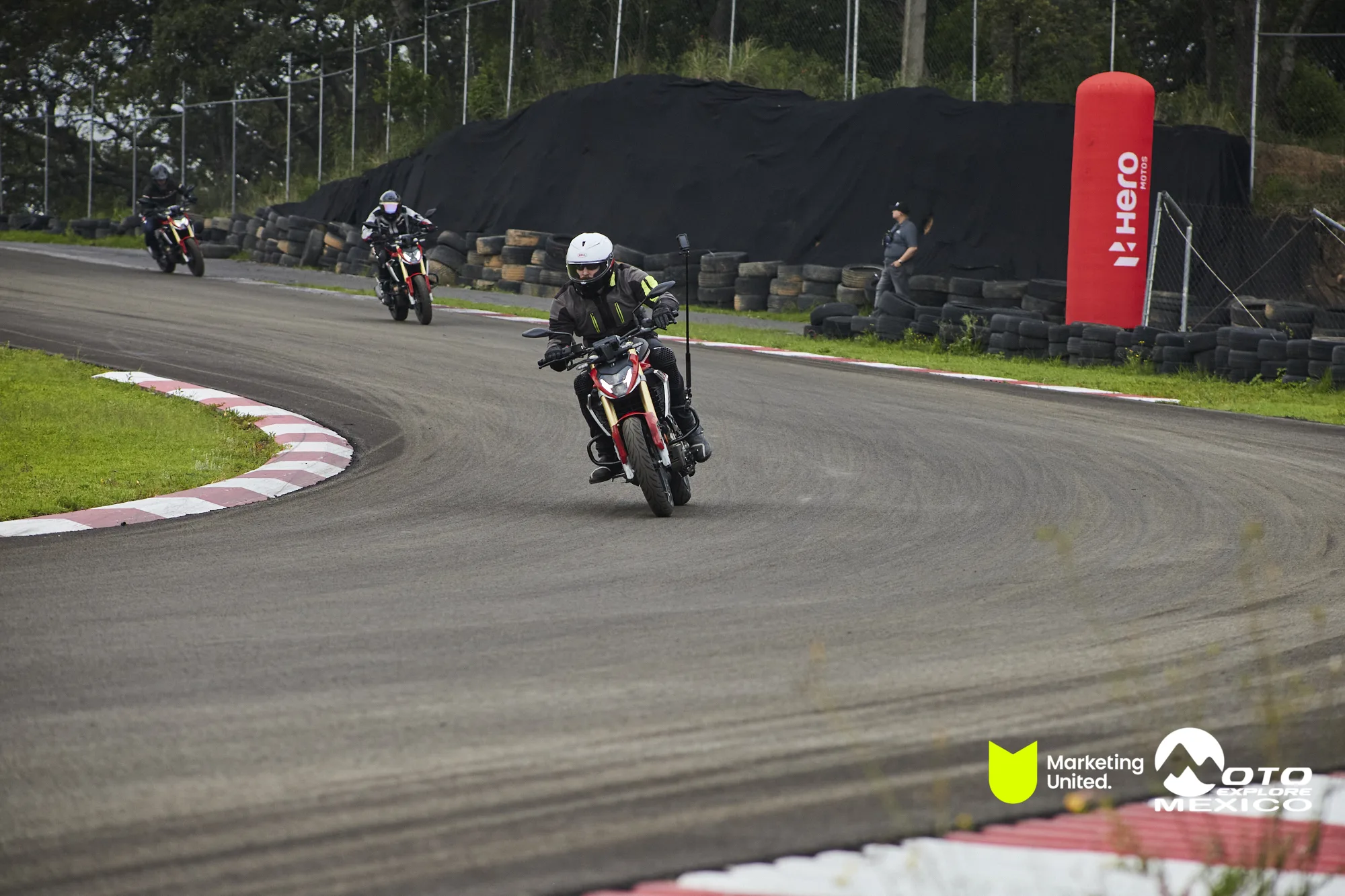 HUNK TRACKDAY 407